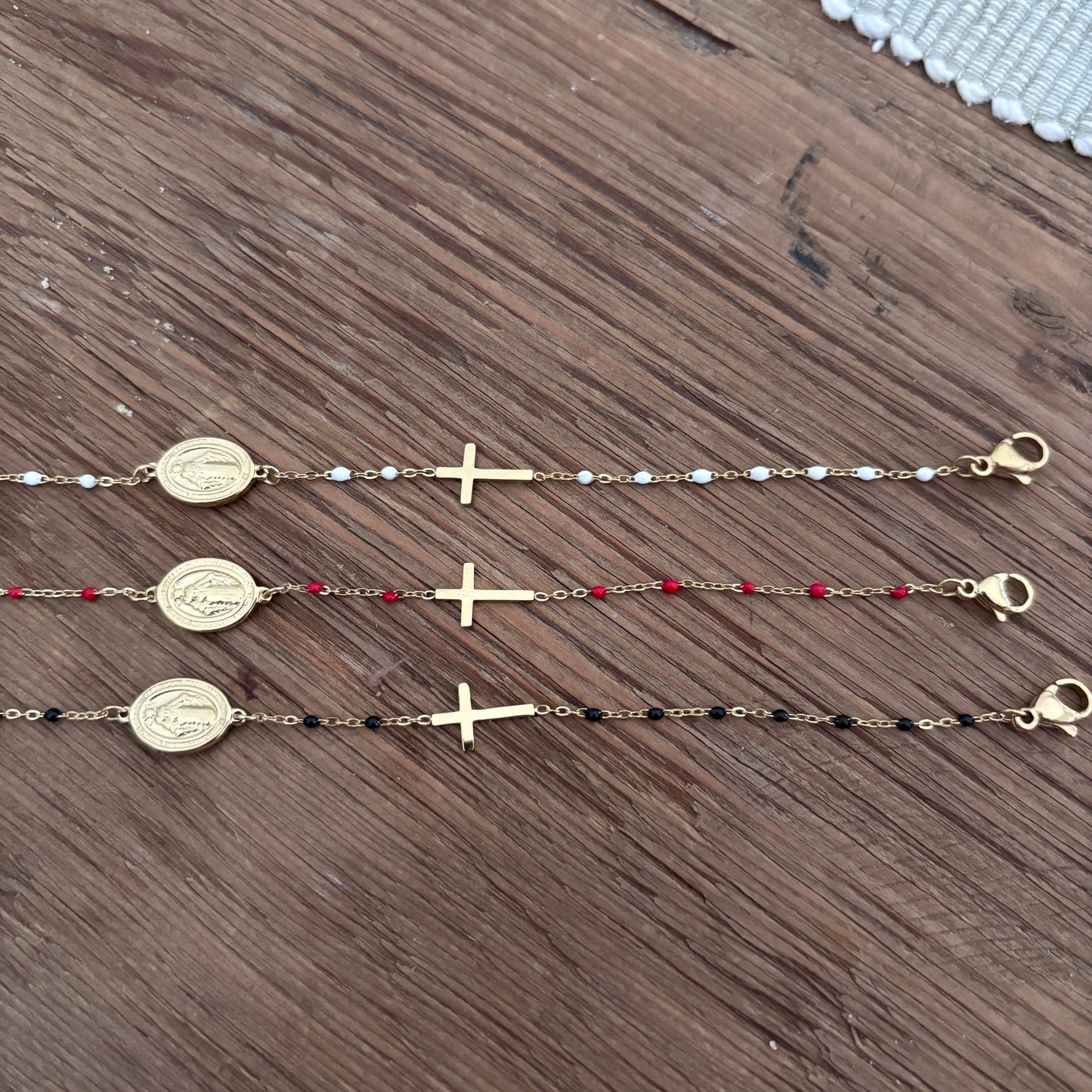 Bracelet médaille et croix