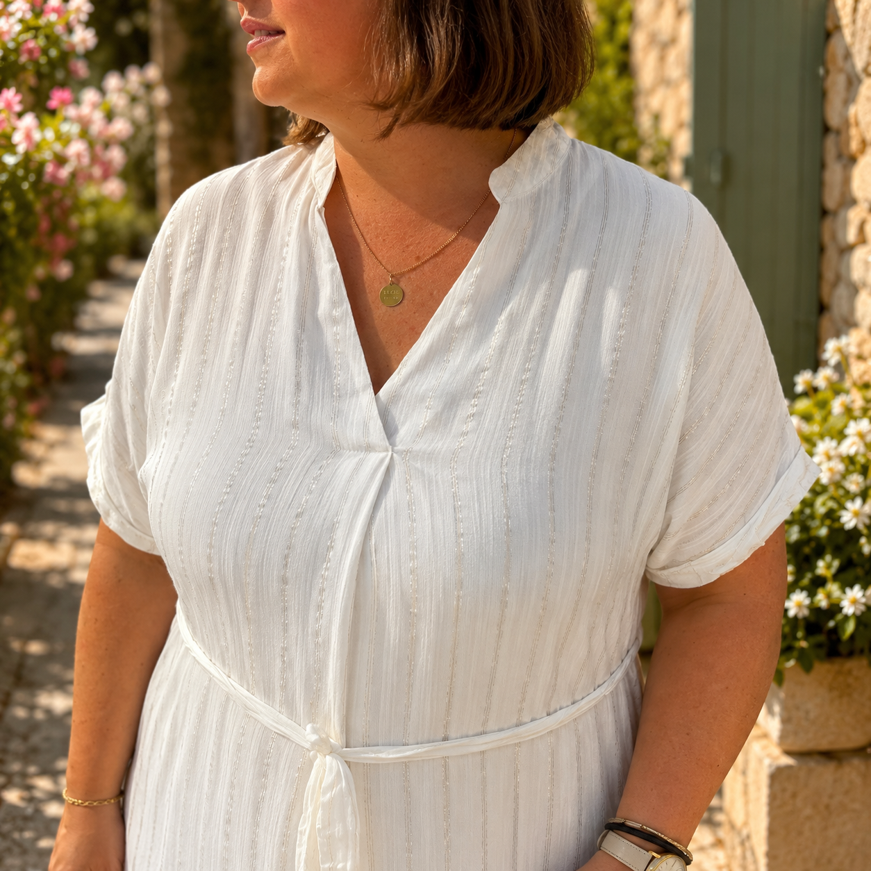 Selection de vêtements femme grande taille du 44 au 50 disponible à l'atelier n°1, boutique de prêt à porter et accessoires à saint Quentin