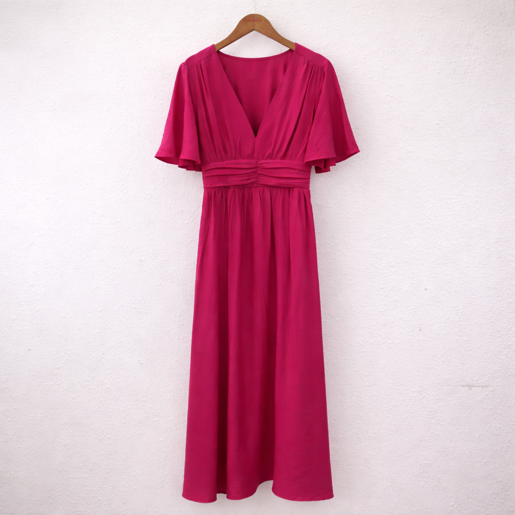 Selection de vêtements femme grande taille du 44 au 50 disponible à l'atelier n°1, boutique de prêt à porter et accessoires à saint Quentin