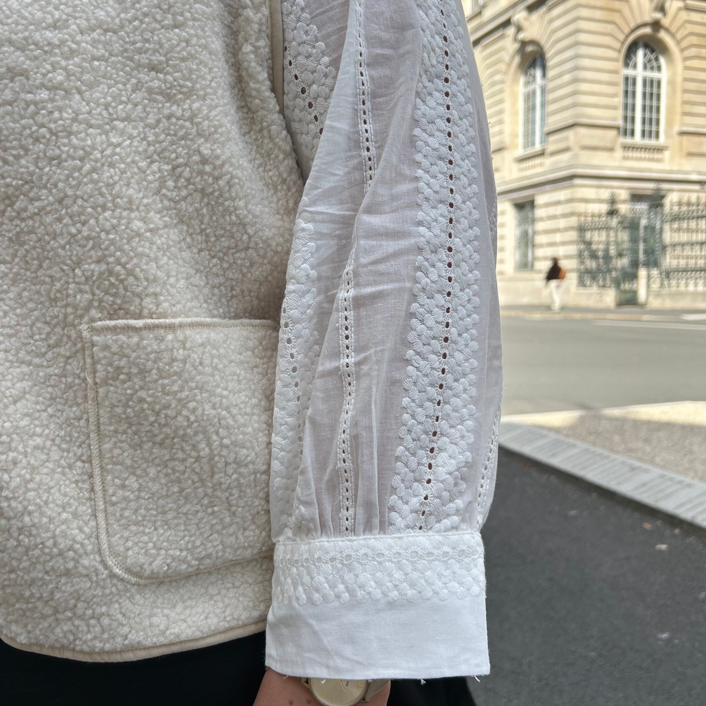 Selection de vêtements femme grande taille du 44 au 50 disponible à l'atelier n°1, boutique de prêt à porter et accessoires à saint Quentin