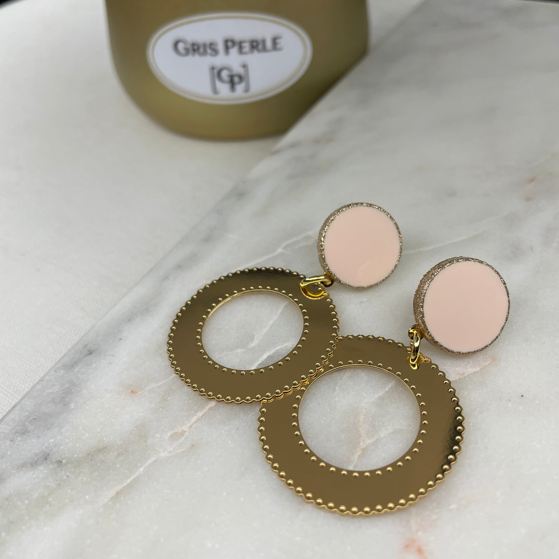La place des boucles d'oreilles dans la mode