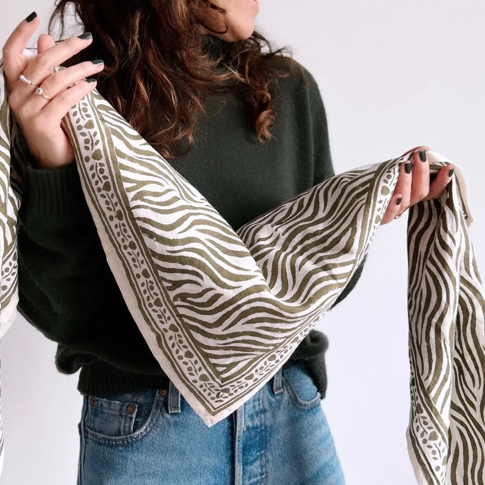 Grand foulard Zèbre kaki