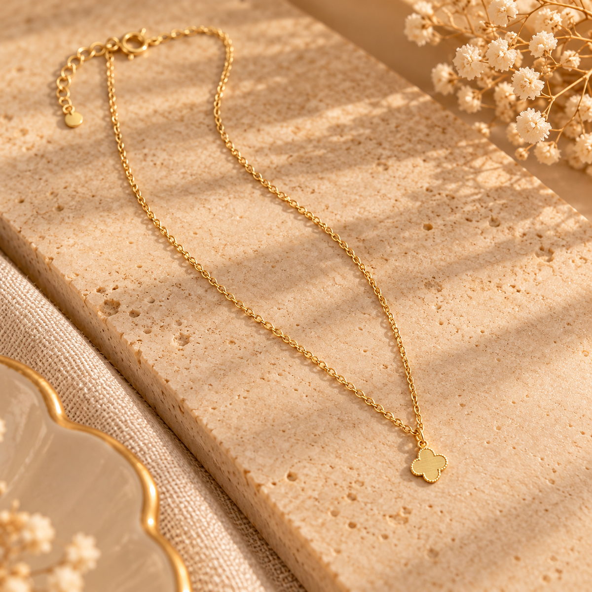 Collier trèfle doré Carla