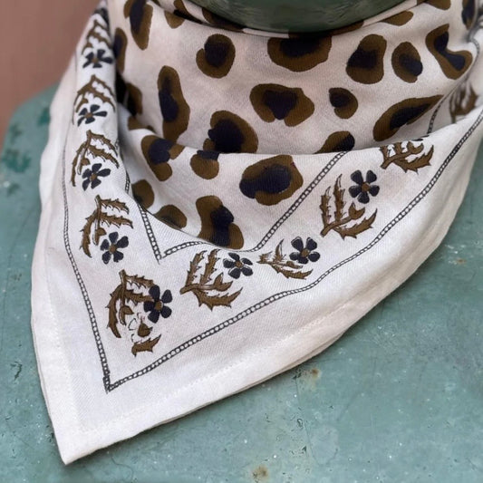 Petit foulard léopard écru
