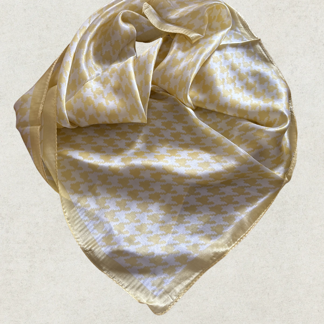 Foulard en soie jaune