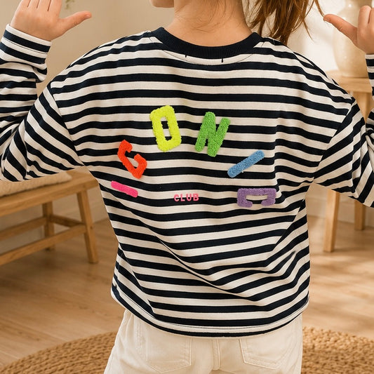 vêtement enfant tendance du 2 au 12 ans disponible à l'atelier n°1, boutique de prêt à porter et accessoires à saint Quentin 