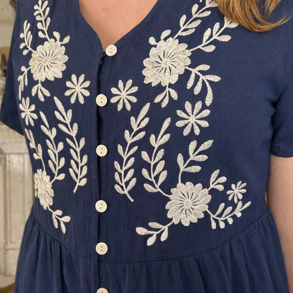 Robe brodée femme