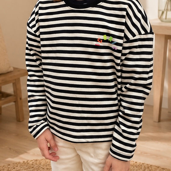 vêtement enfant tendance du 2 au 12 ans disponible à l'atelier n°1, boutique de prêt à porter et accessoires à saint Quentin 