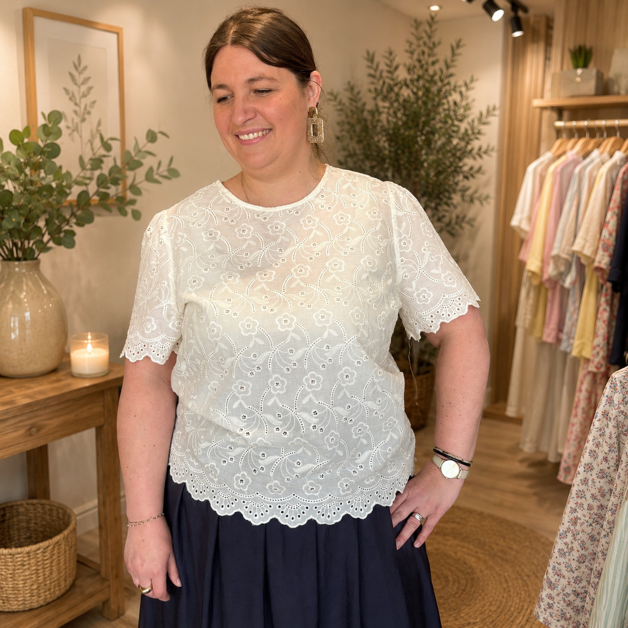 Selection de vêtements femme grande taille du 44 au 50 disponible à l'atelier n°1, boutique de prêt à porter et accessoires à saint Quentin 