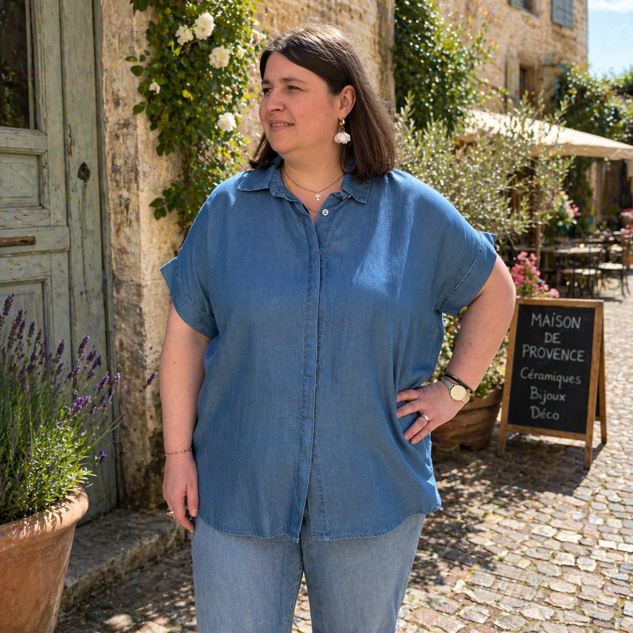 Selection de vêtements femme grande taille du 44 au 50 disponible à l'atelier n°1, boutique de prêt à porter et accessoires à saint Quentin 