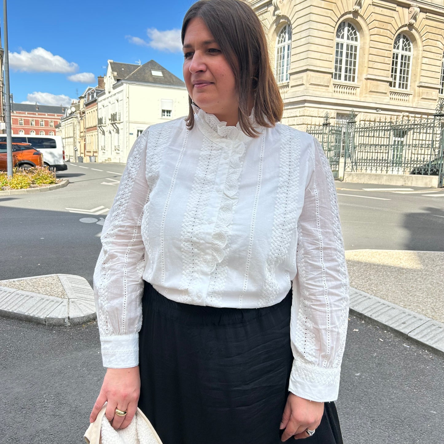 vêtement femme tendance du 44 au 50 disponible à l'atelier n°1, boutique de prêt à porter et accessoires à saint Quentin 