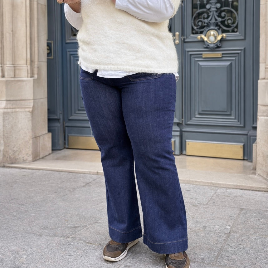 Selection de vêtements femme grande taille du 44 au 50 disponible à l'atelier n°1, boutique de prêt à porter et accessoires à saint Quentin 