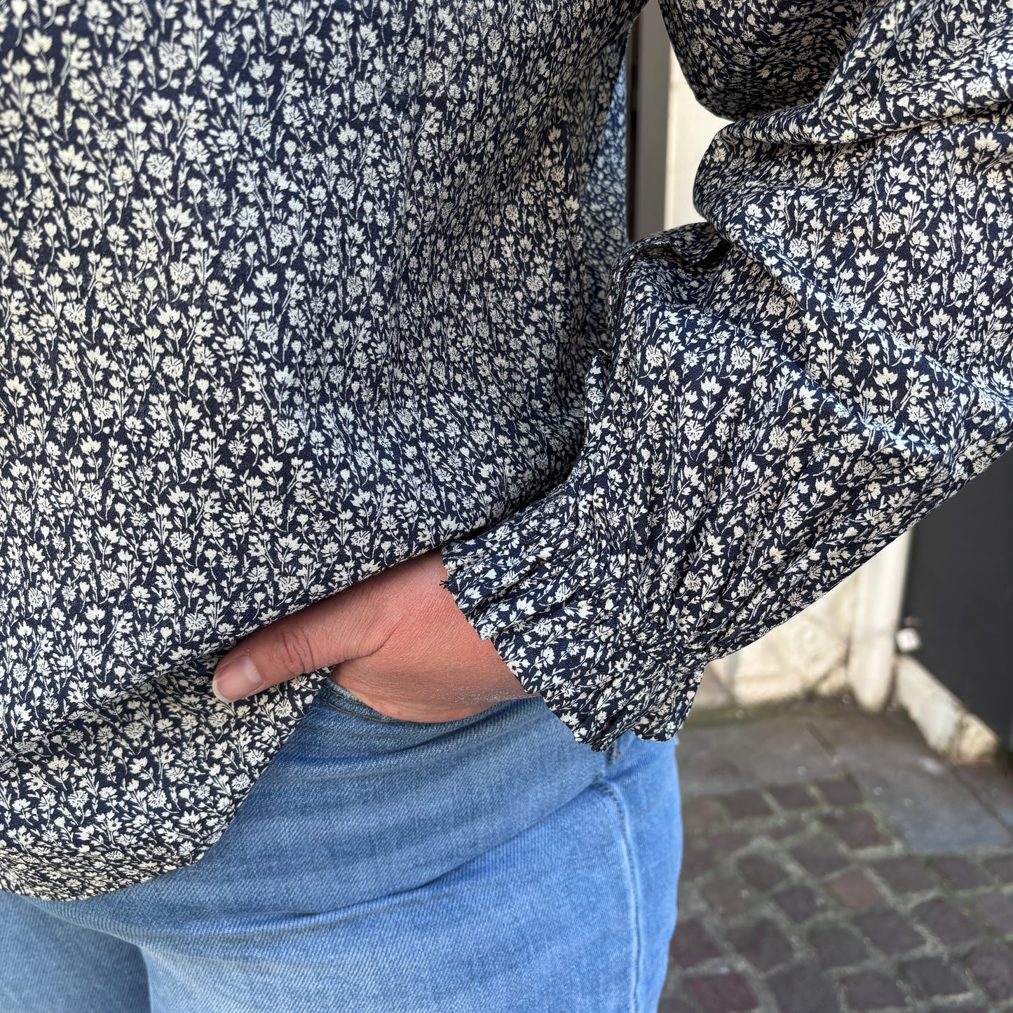 Selection de vêtements femme grande taille du 44 au 50 disponible à l'atelier n°1, boutique de prêt à porter et accessoires à saint Quentin 