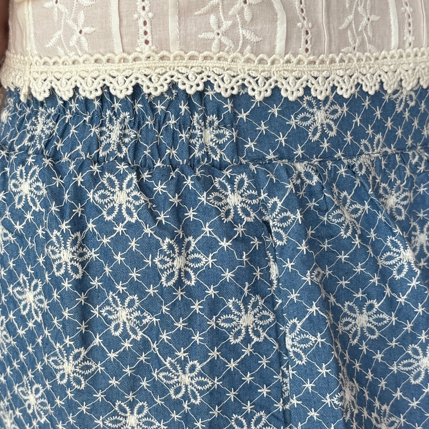 Selection de vêtements femme grande taille du 34 au 42 disponible à l'atelier n°1, boutique de prêt à porter et accessoires à saint Quentin 