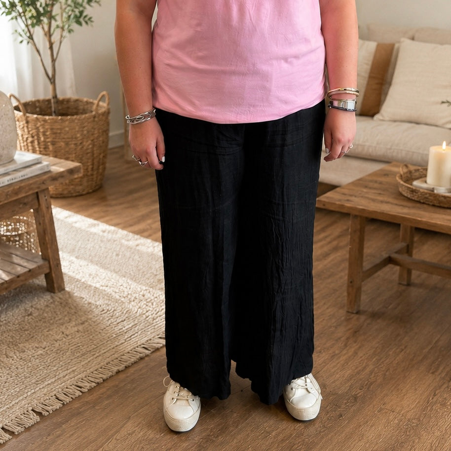 Selection de vêtements femme grande taille du 44 au 50 disponible à l'atelier n°1, boutique de prêt à porter et accessoires à saint Quentin 