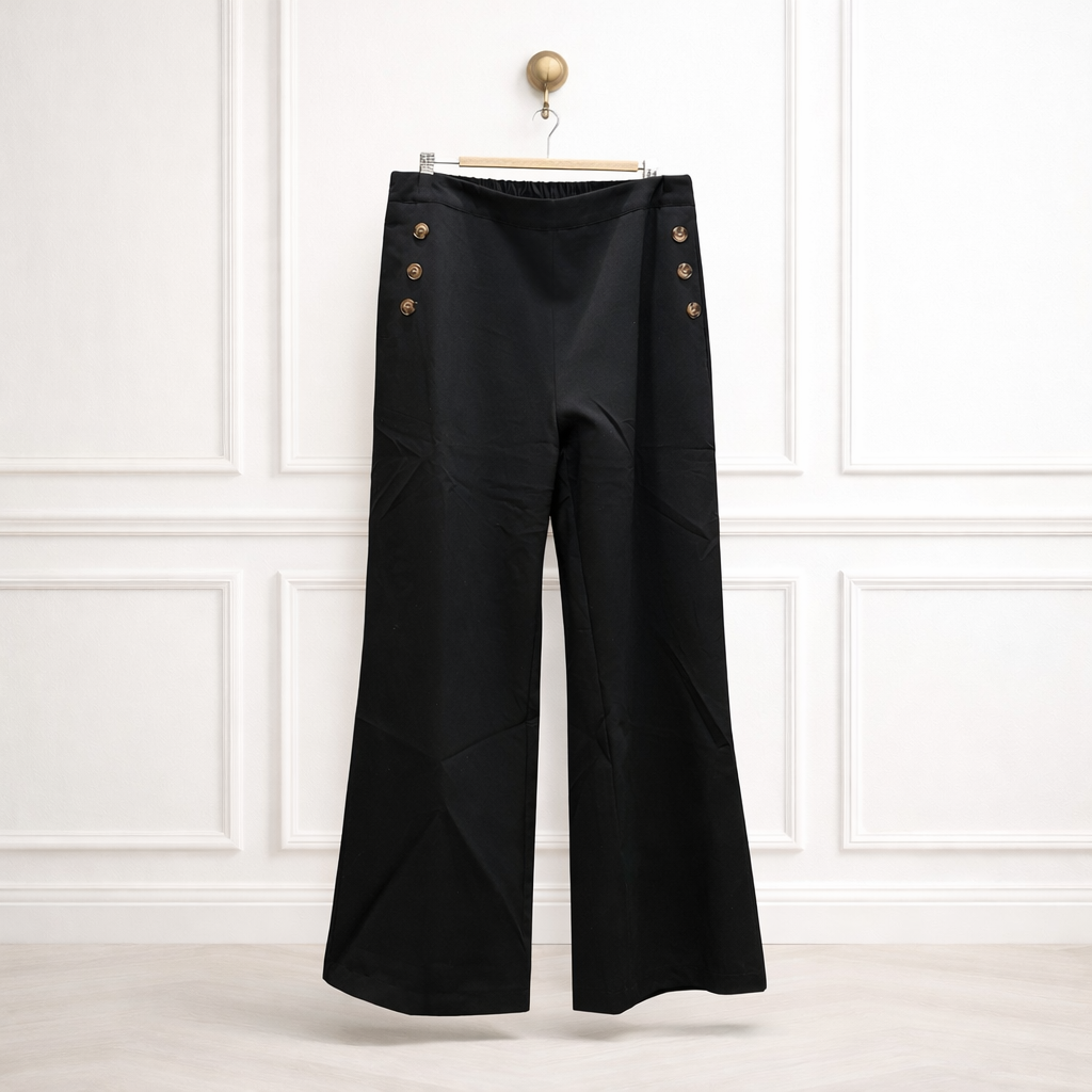 Selection de vêtements femme grande taille du 44 au 50 disponible à l'atelier n°1, boutique de prêt à porter et accessoires à saint Quentin 