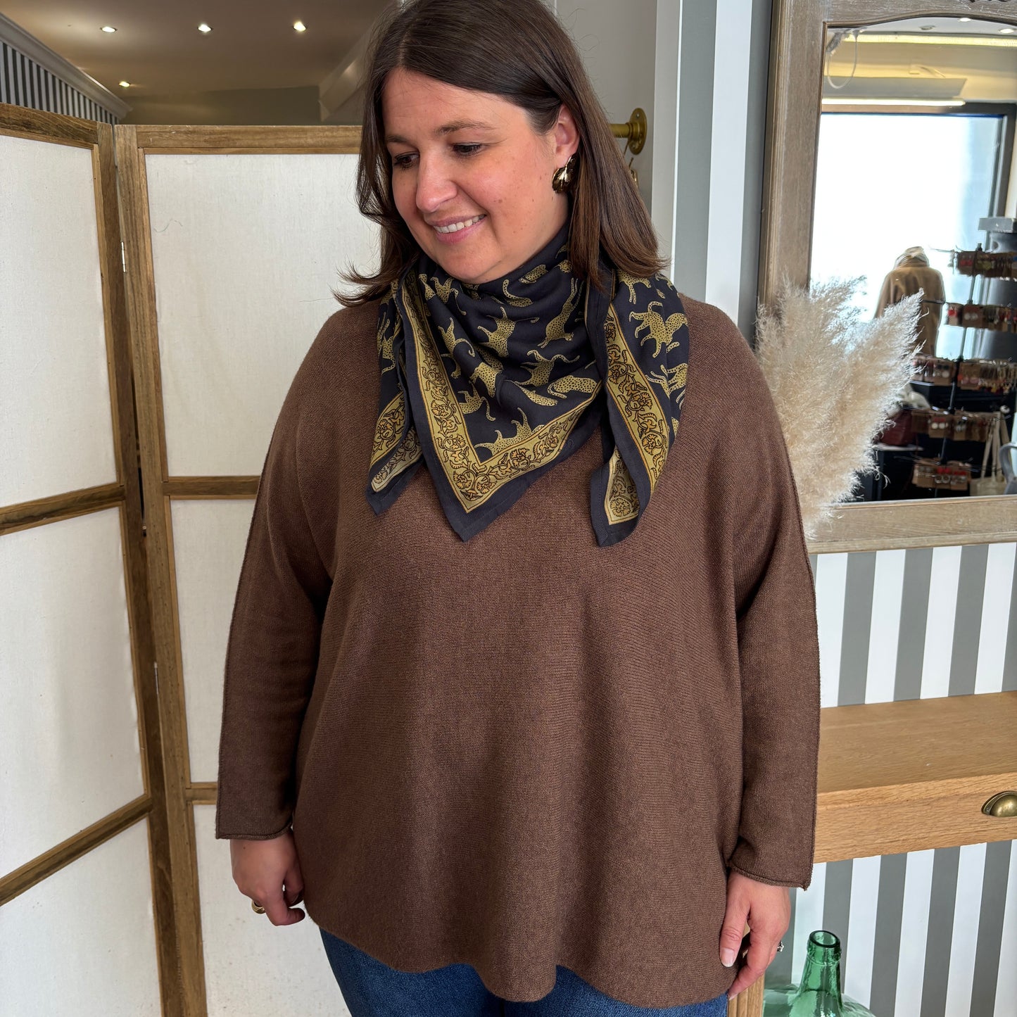 Selection de vêtements femme grande taille du 44 au 50 disponible à l'atelier n°1, boutique de prêt à porter et accessoires à saint Quentin 
