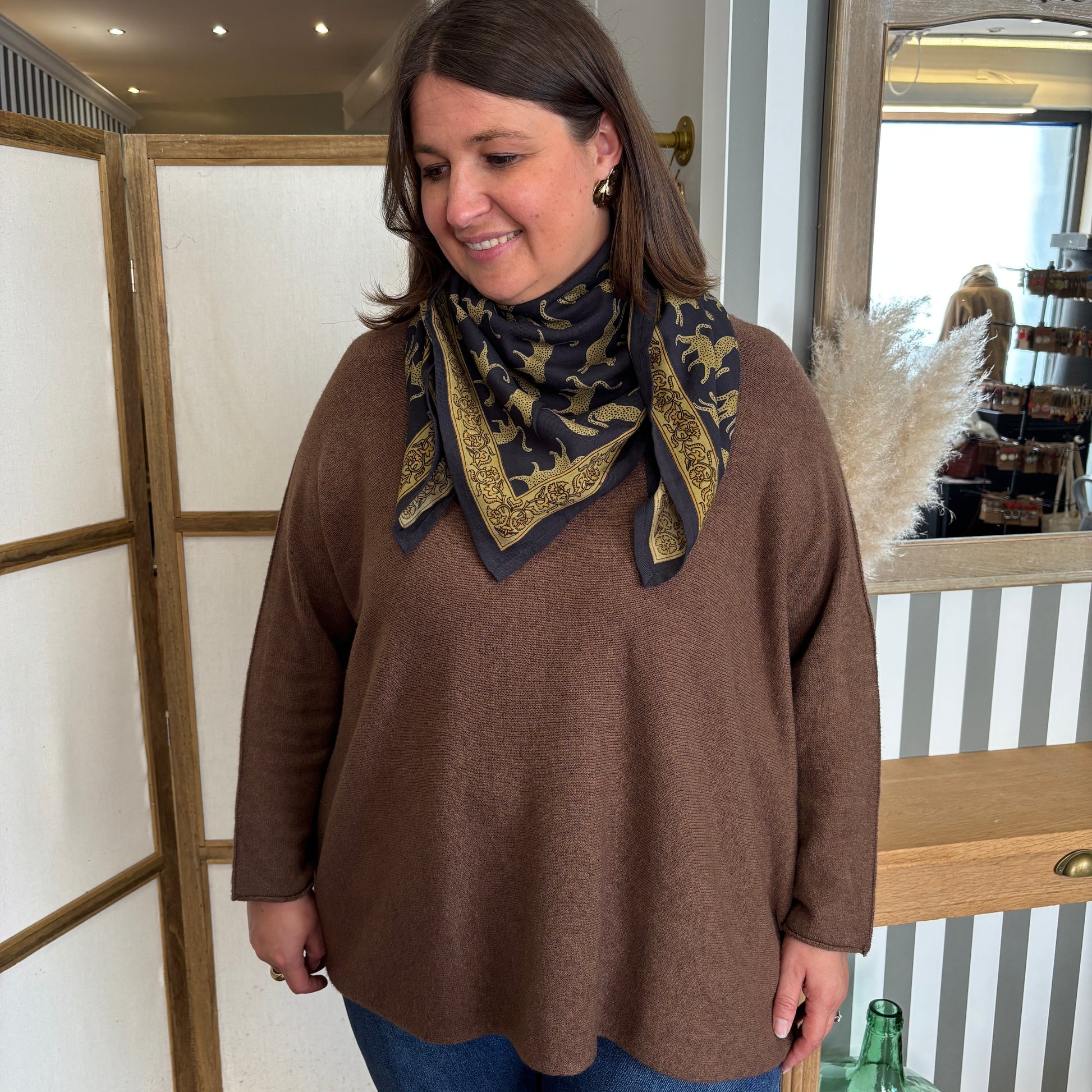 Selection de vêtements femme grande taille du 44 au 50 disponible à l'atelier n°1, boutique de prêt à porter et accessoires à saint Quentin 