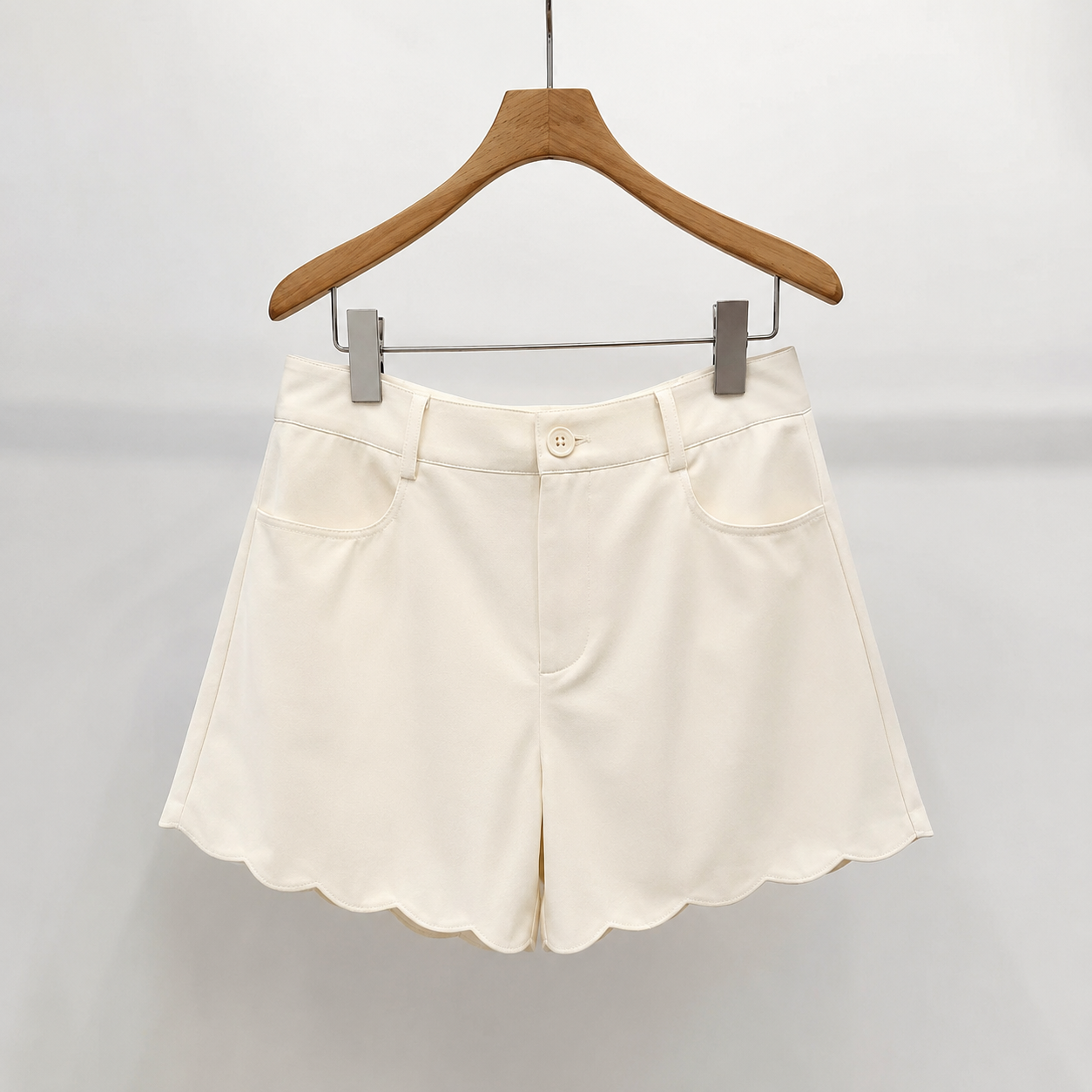 Selection de vêtements femme grande taille du 34 au 42 disponible à l'atelier n°1, boutique de prêt à porter et accessoires à saint Quentin 